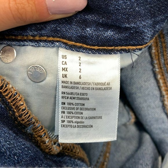 American Eagle Floral Embroidered Mom Jean Shorts Size 2 High Rise Cotton Denim - Picture 5 of 10
